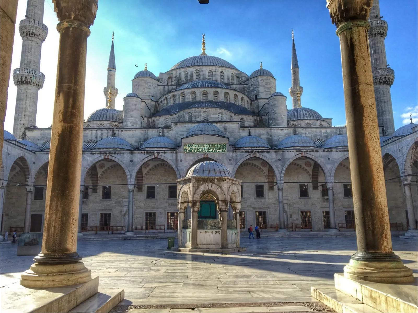 Blue Mosque Exterior, Istanbul, Turkey