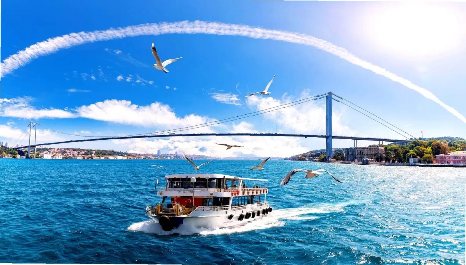 Bosphorus Cruise, Istanbul, Turkey