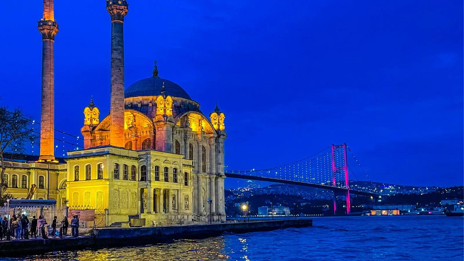 Ortaköy Mosque and Bosphorus Bridge, Istanbul, Turkey