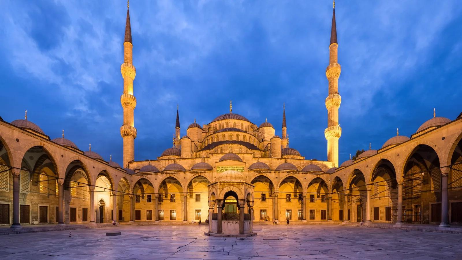 Blue Mosque Courtyard, Istanbul, Turkey