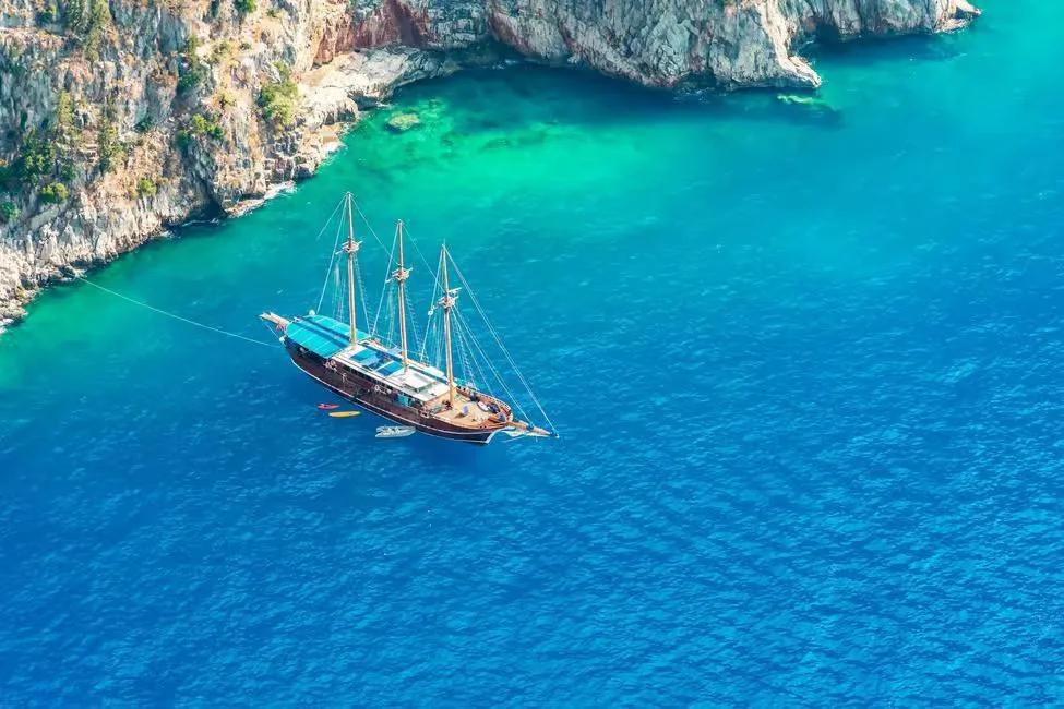 Goleta en el Valle de las Mariposas, Fethiye, Turquía