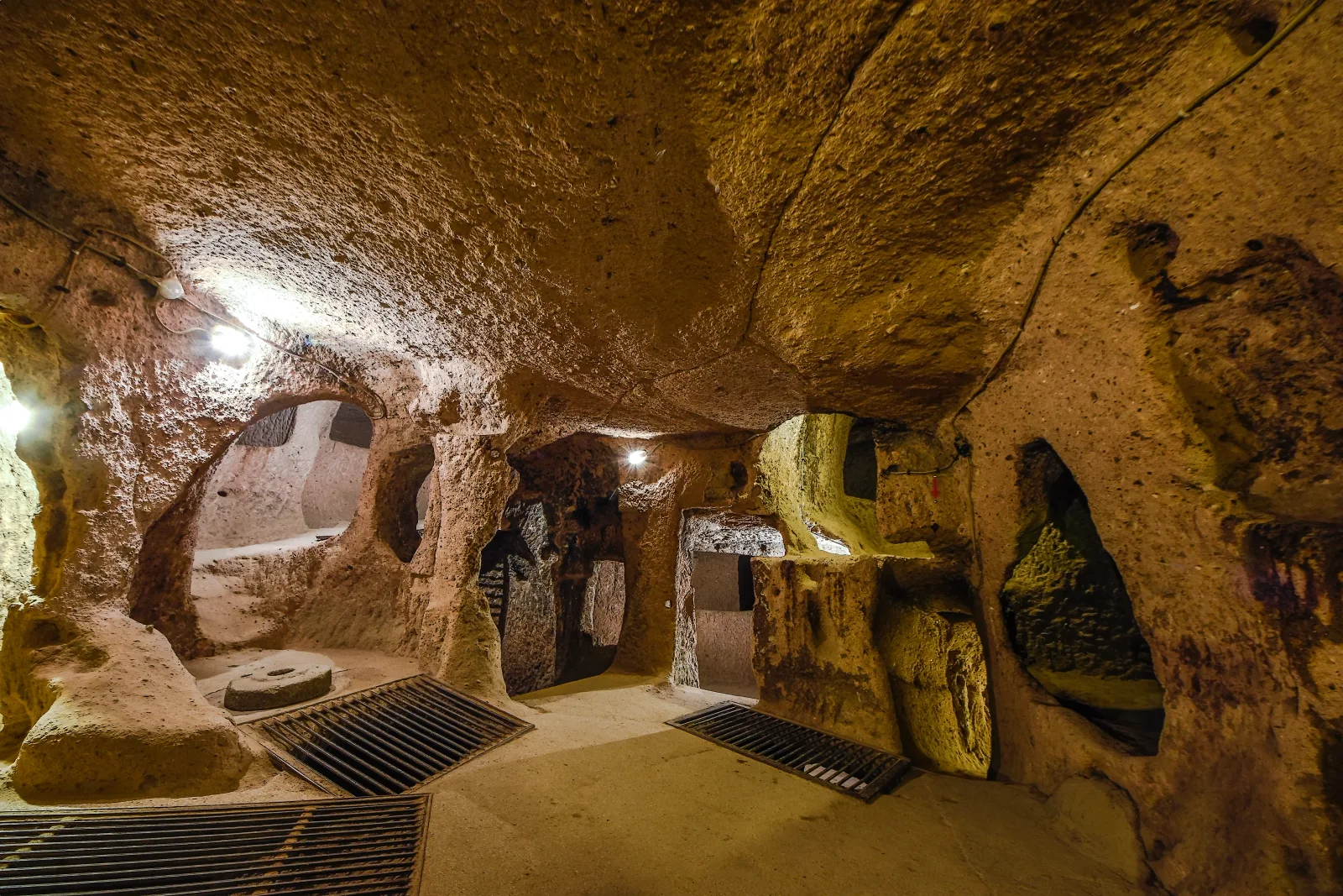 Derinkuyu Underground City Interior Chamber, Cappadocia, Turkey