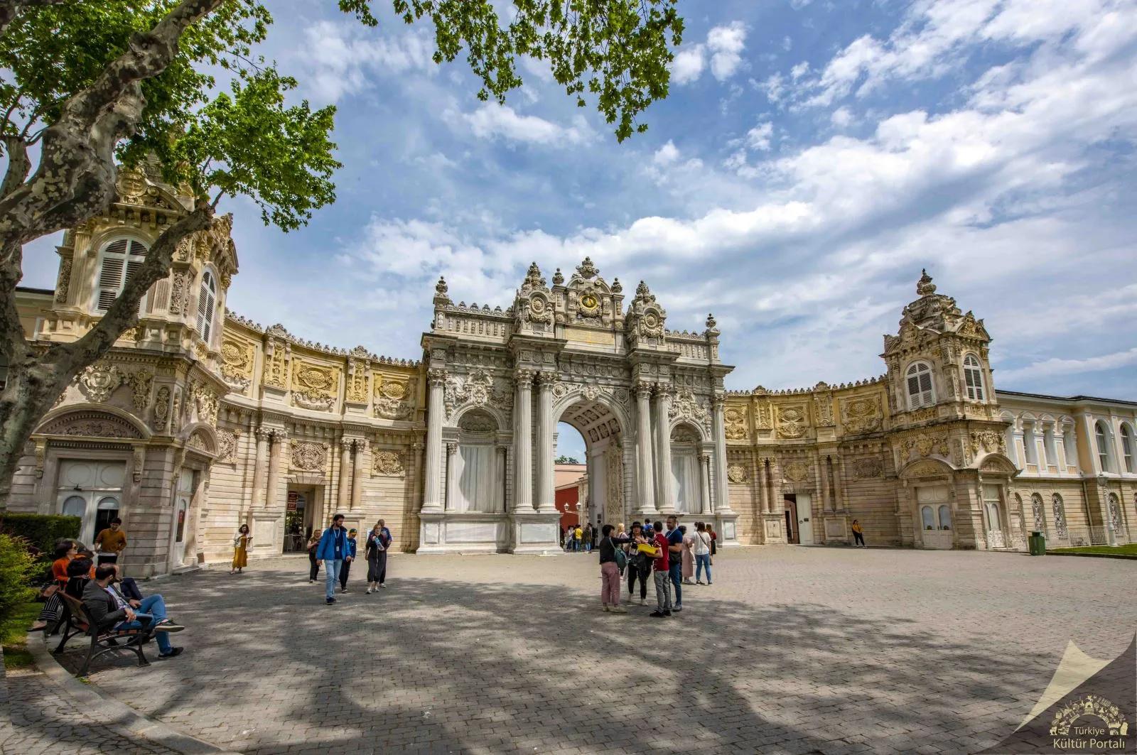 Dolmabahce Palace Treasury Gate, Istanbul, Turkey