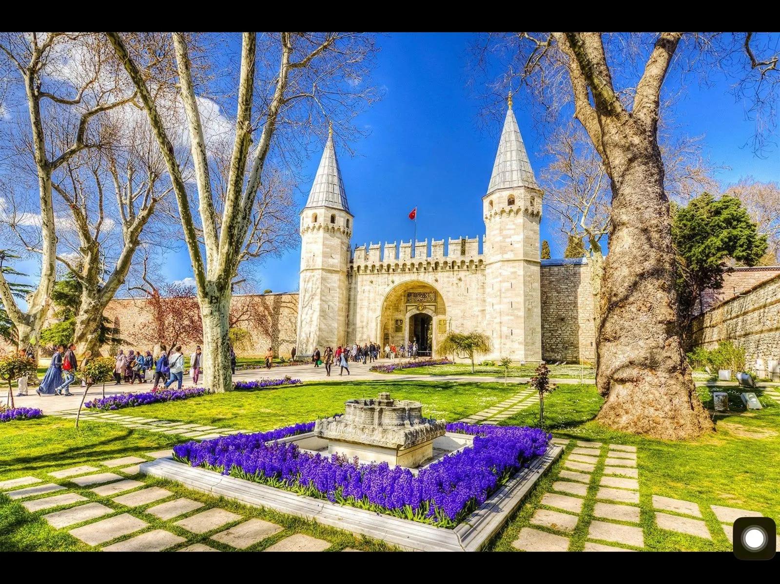 Topkapi Palace Middle Gate, Istanbul, Turkey