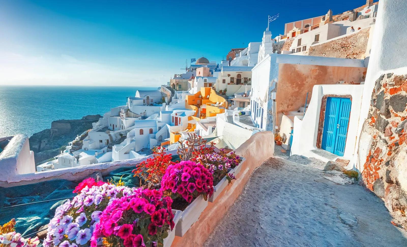 Oia Street View, Santorini, Greece