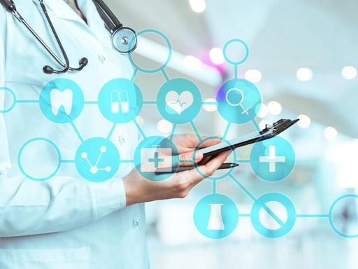 EMR vs EHR for Pharmacies, Explained