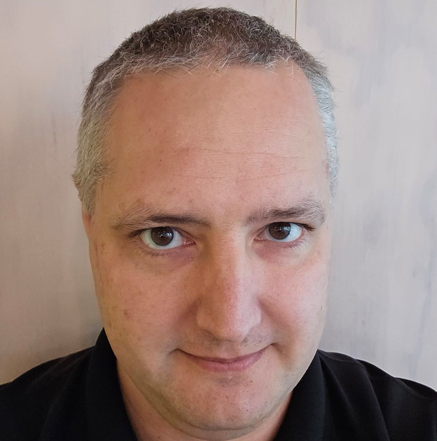  MIKAEL VIG