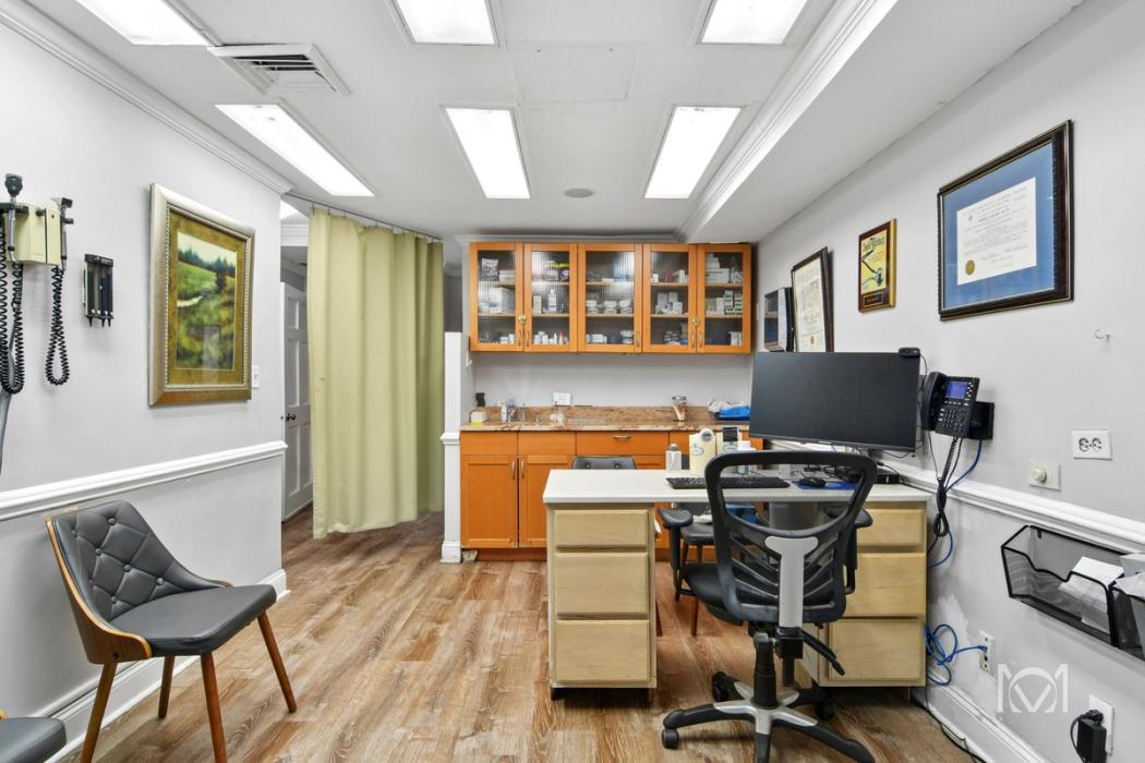 116 East 36th St, Medical Retail 10