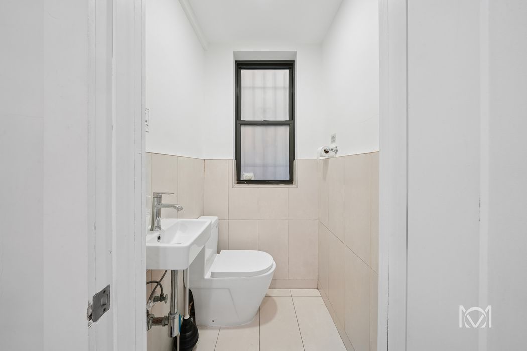 336 Central Park West, Medical Retail 15