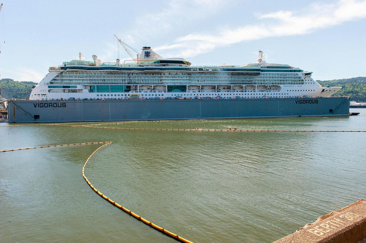 Side view of the Radiance of the Seas