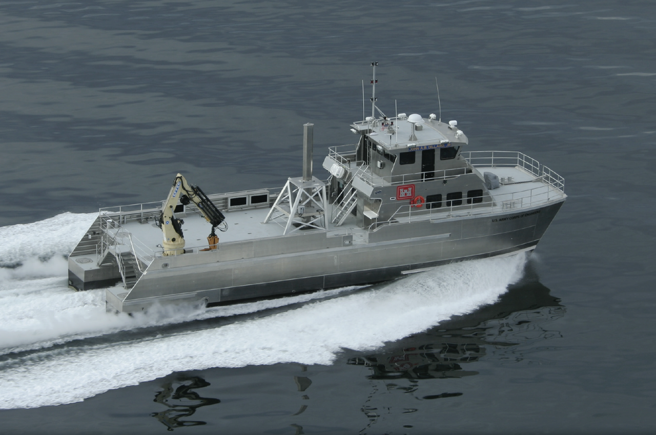 Debris Recovery Vessel running