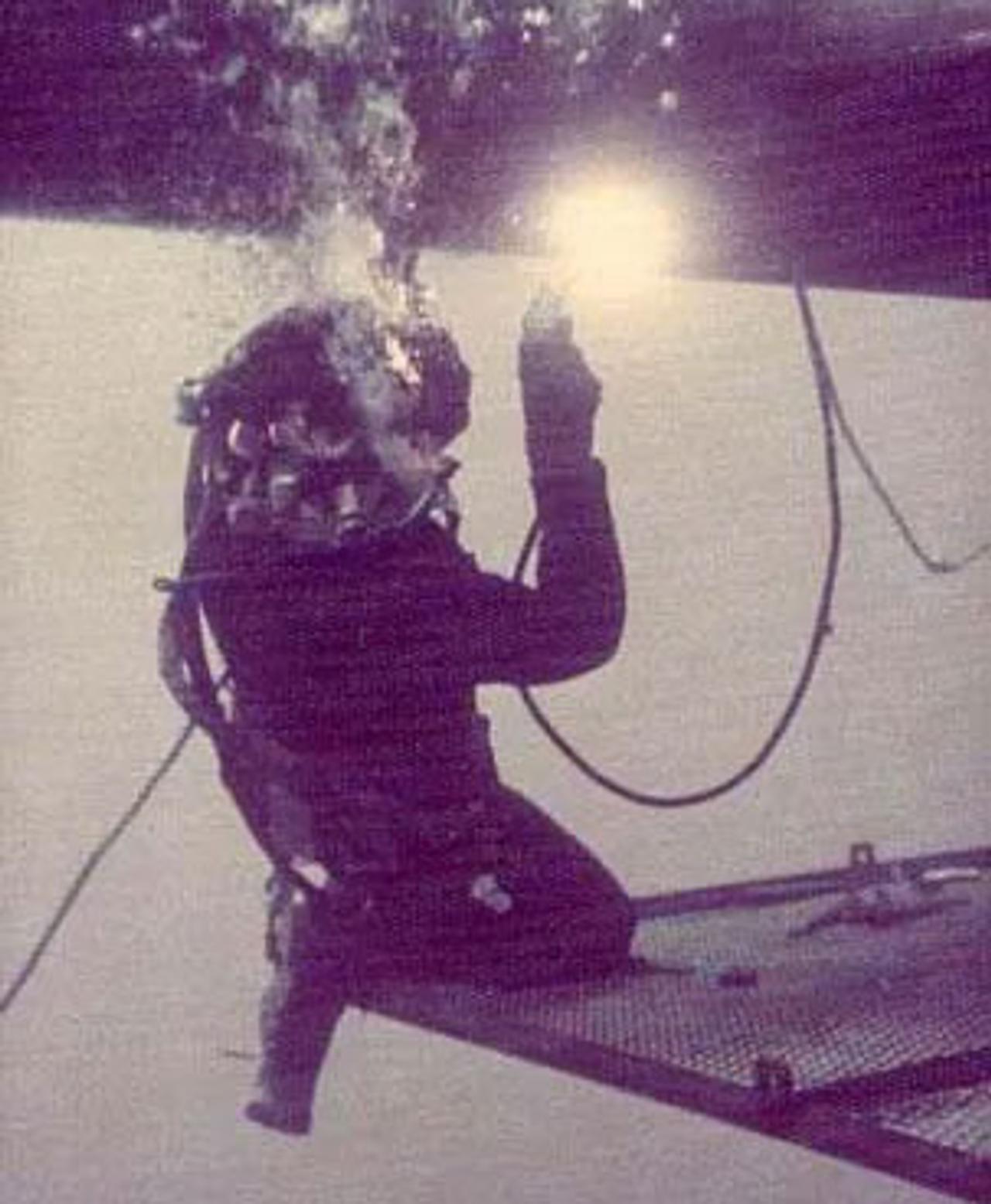 diver welding underwater