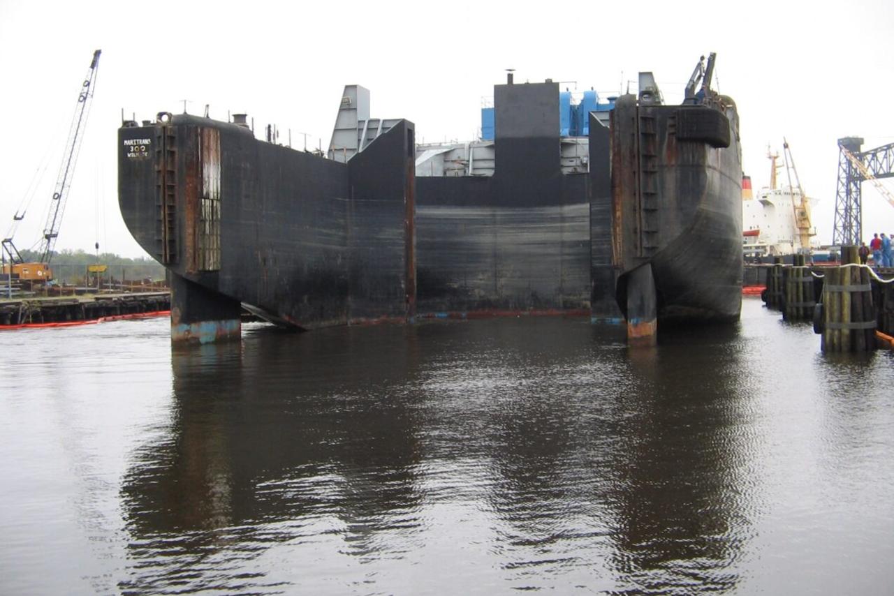 ship in pier