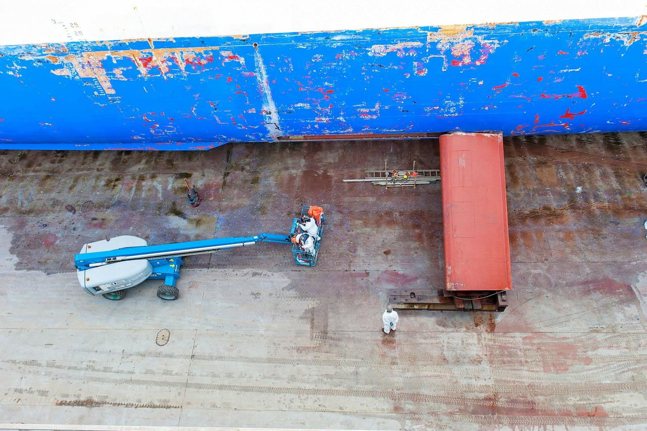 Workers on the Carnival Inspiration