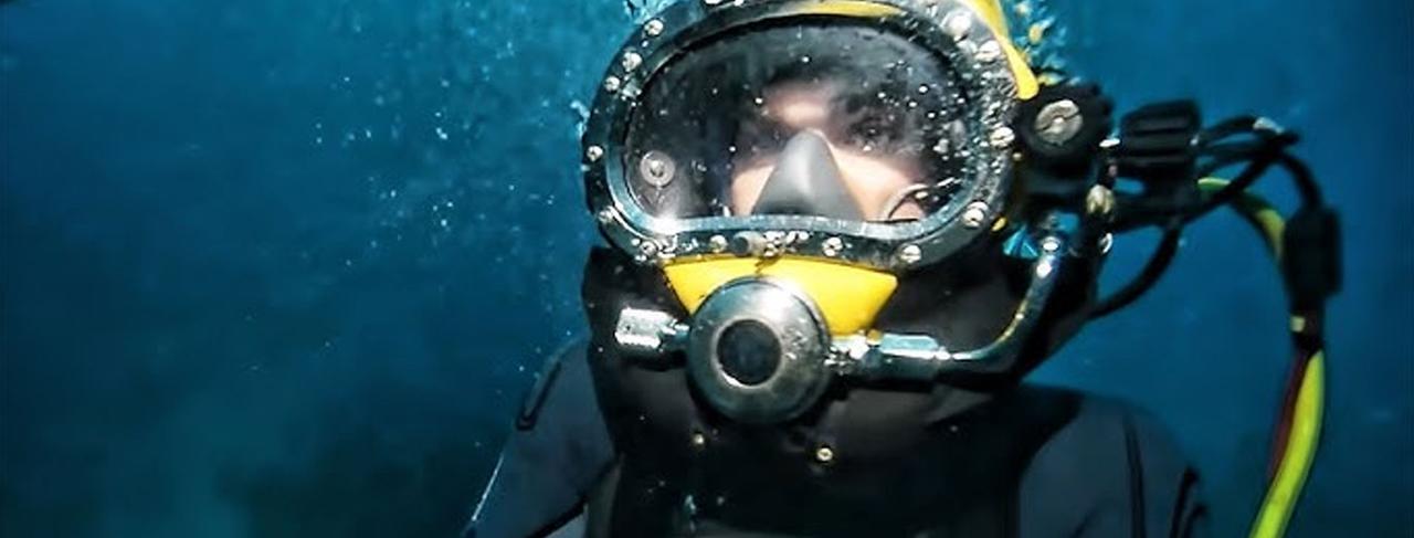 Underwater diver photo