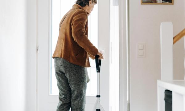 Care at home vs residential care: understanding the differences