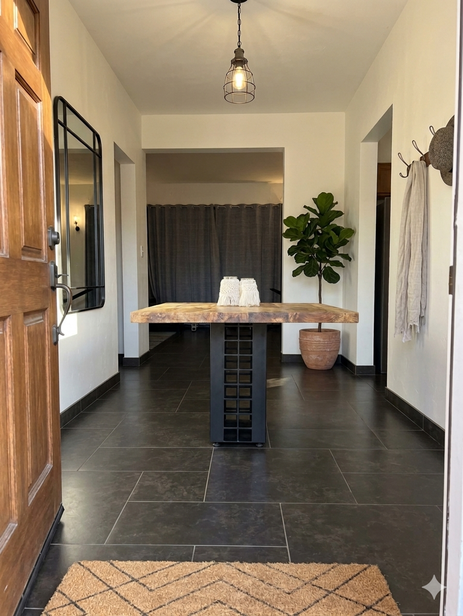 Cube-base Entryway table