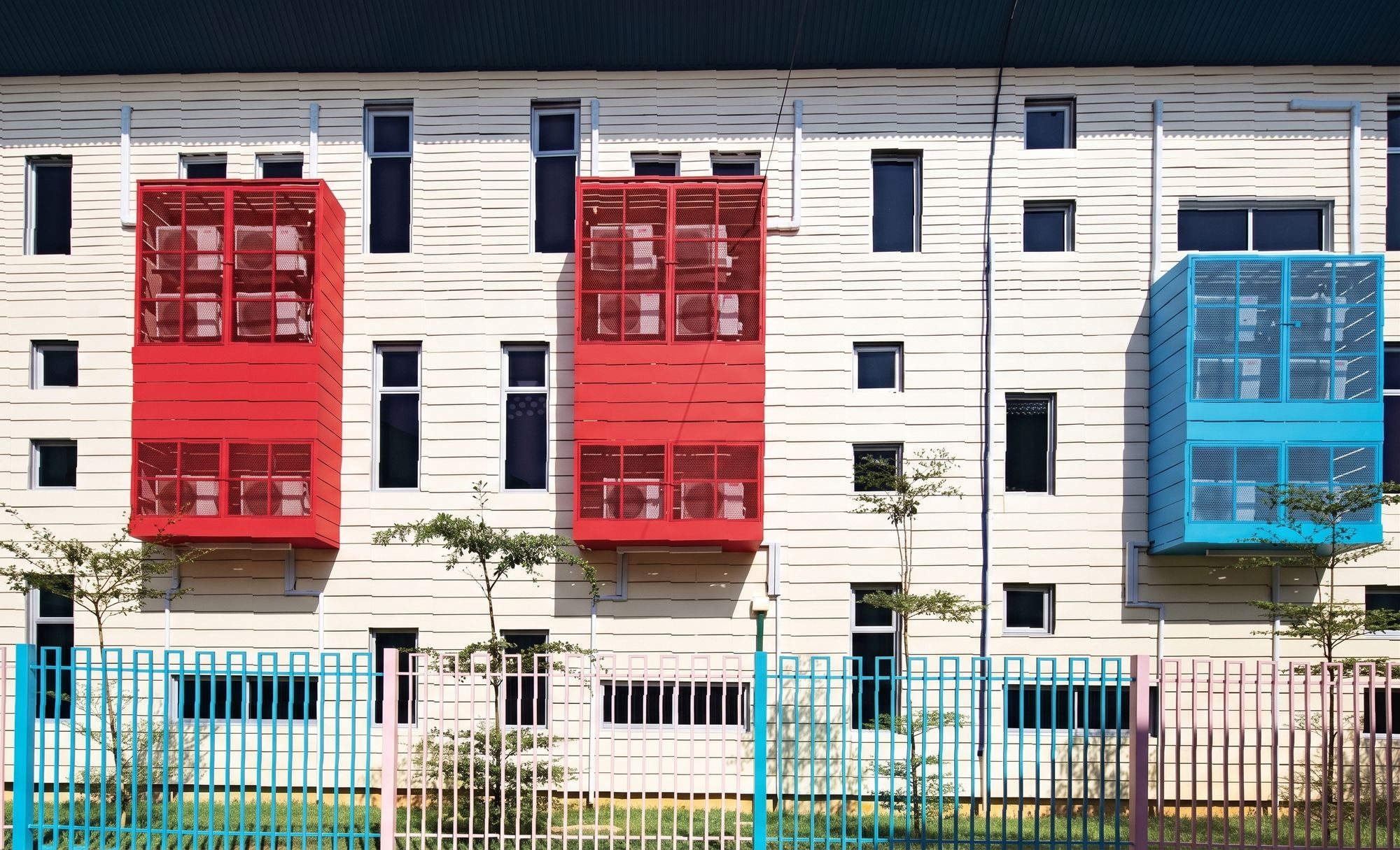 Modular container architecture