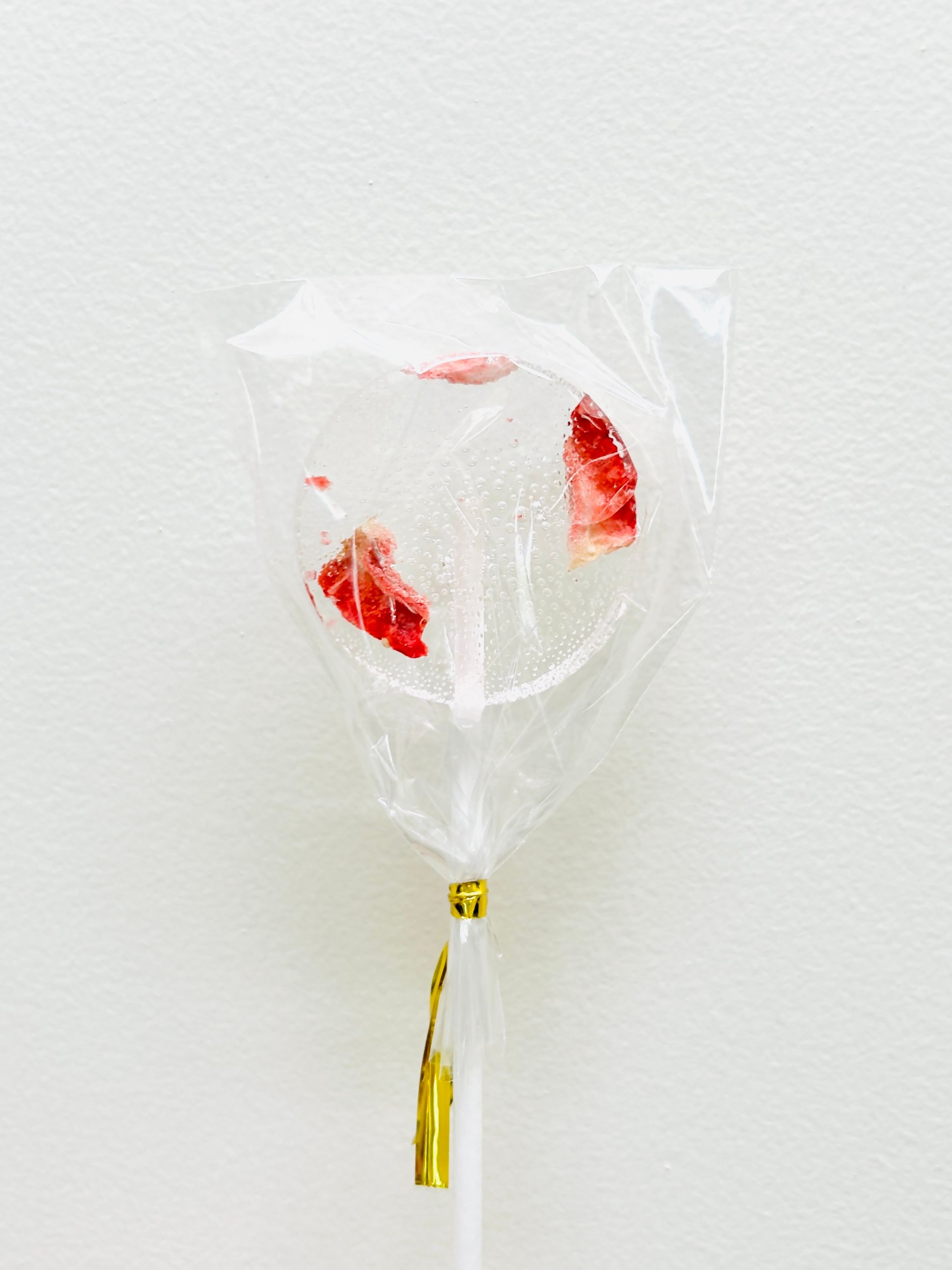 Artisan Isomalt Lollipops with Freeze-Dried Berries