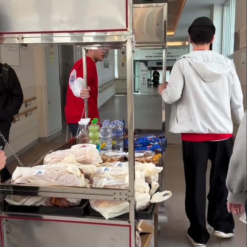 Welcoming Shabbat in Hospitals
