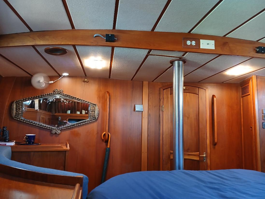 Comfortable master stateroom