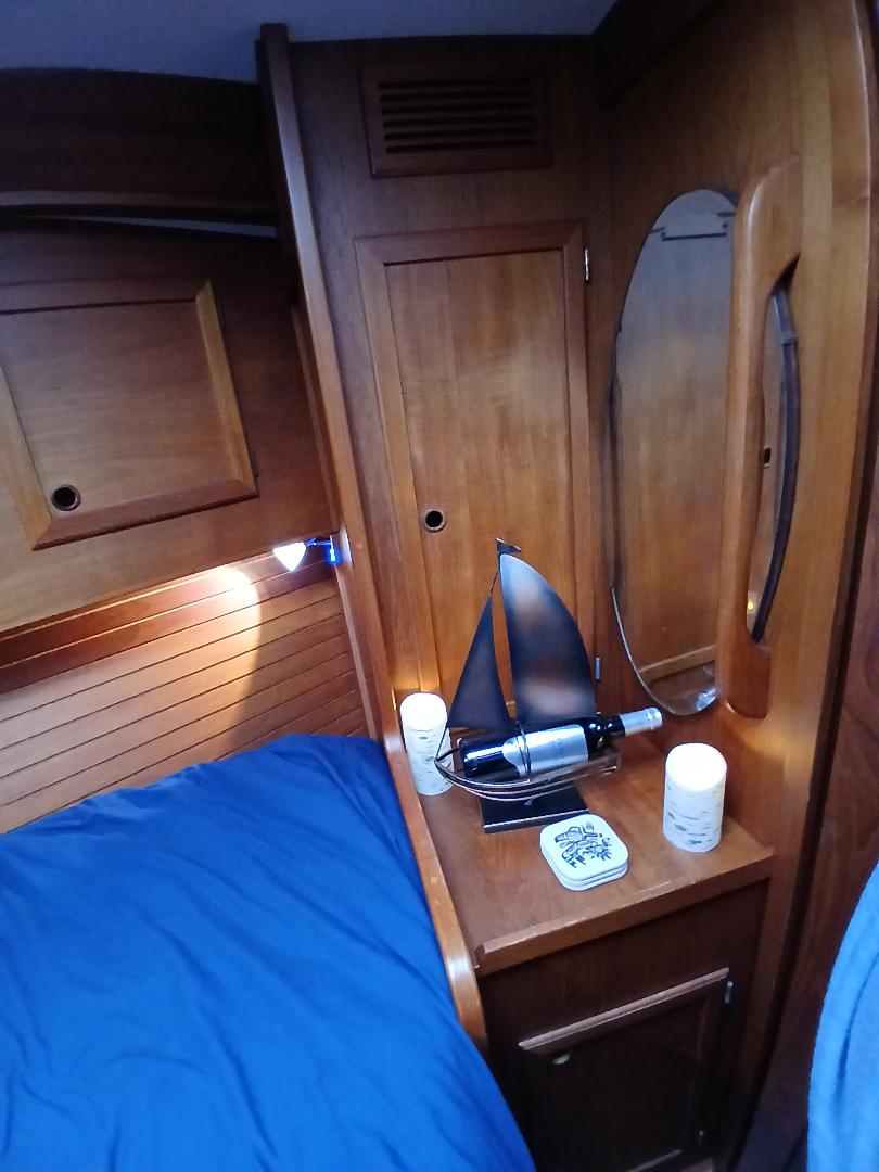 V berth and wine rack