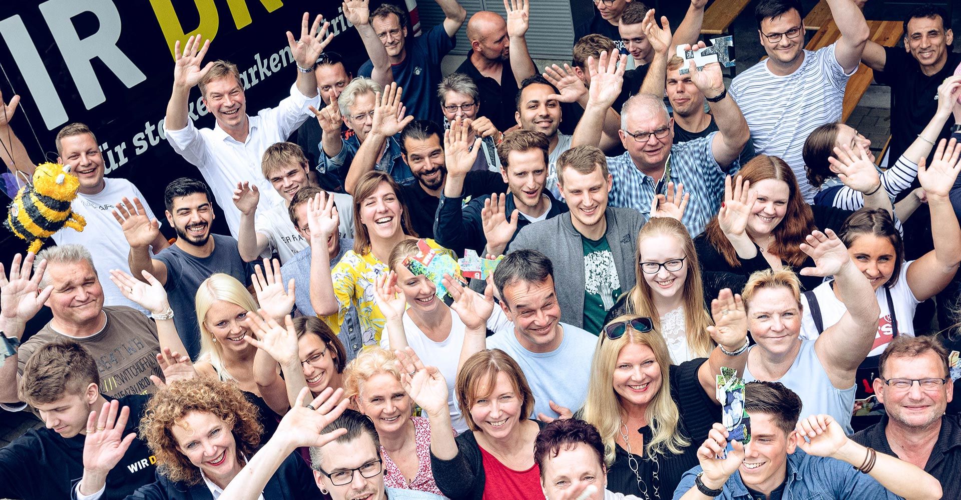 Das WIR DREI Team – über 90 Jahre Werbetechnik aus Kiel, Hamburg und Stuttgart