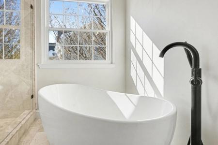 freestanding tub