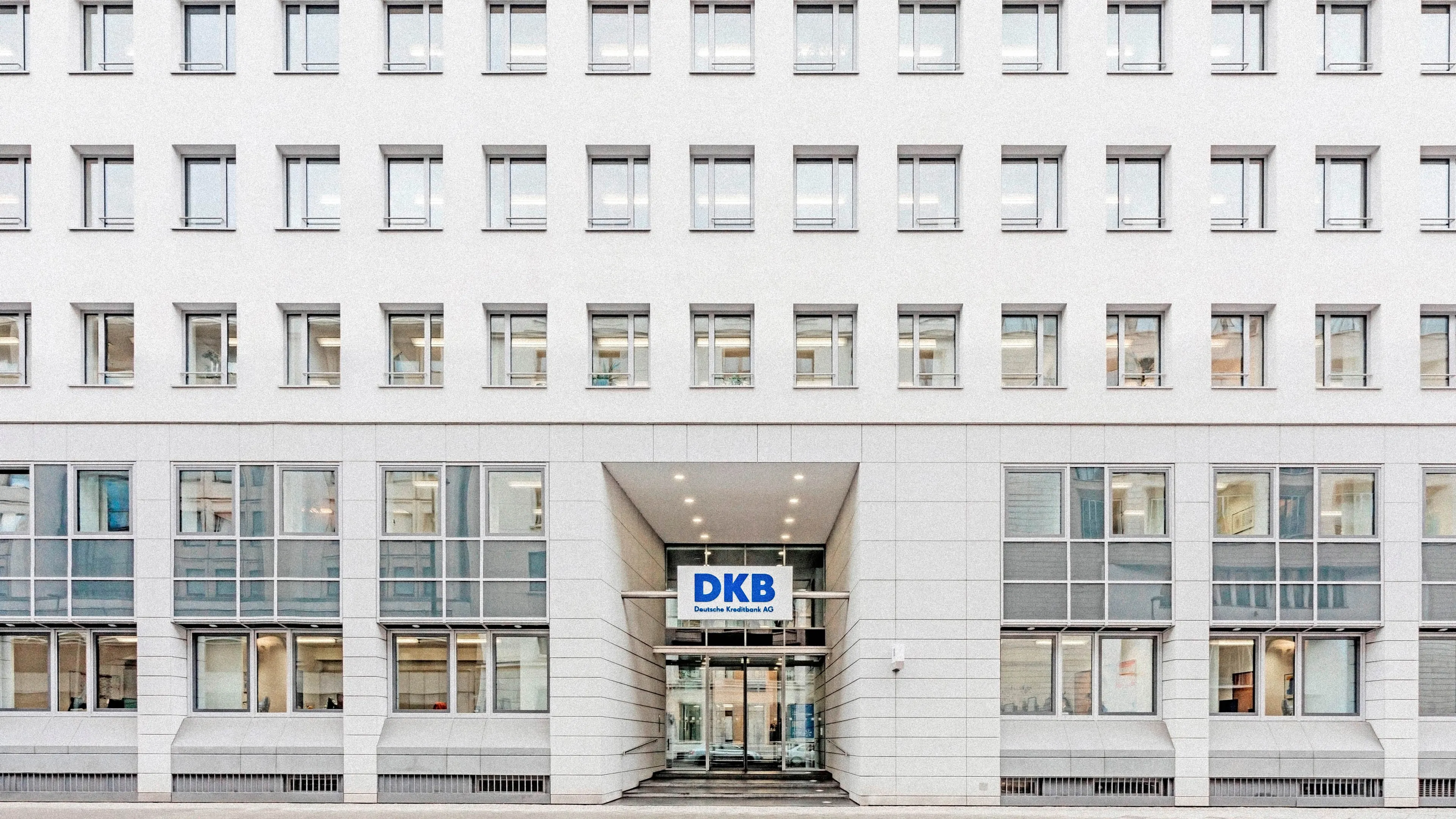 DKB bank entrance
