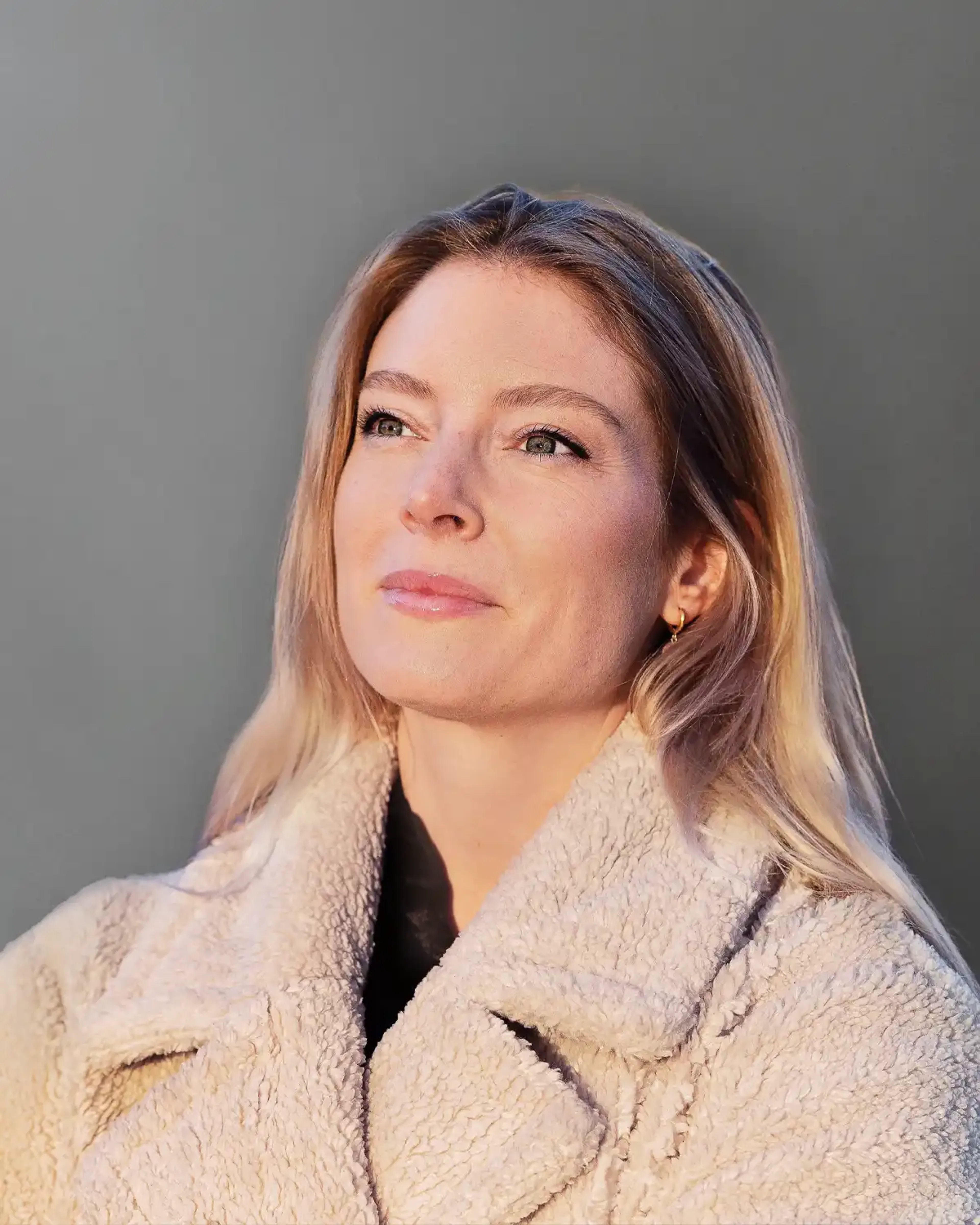 Black and white image of woman