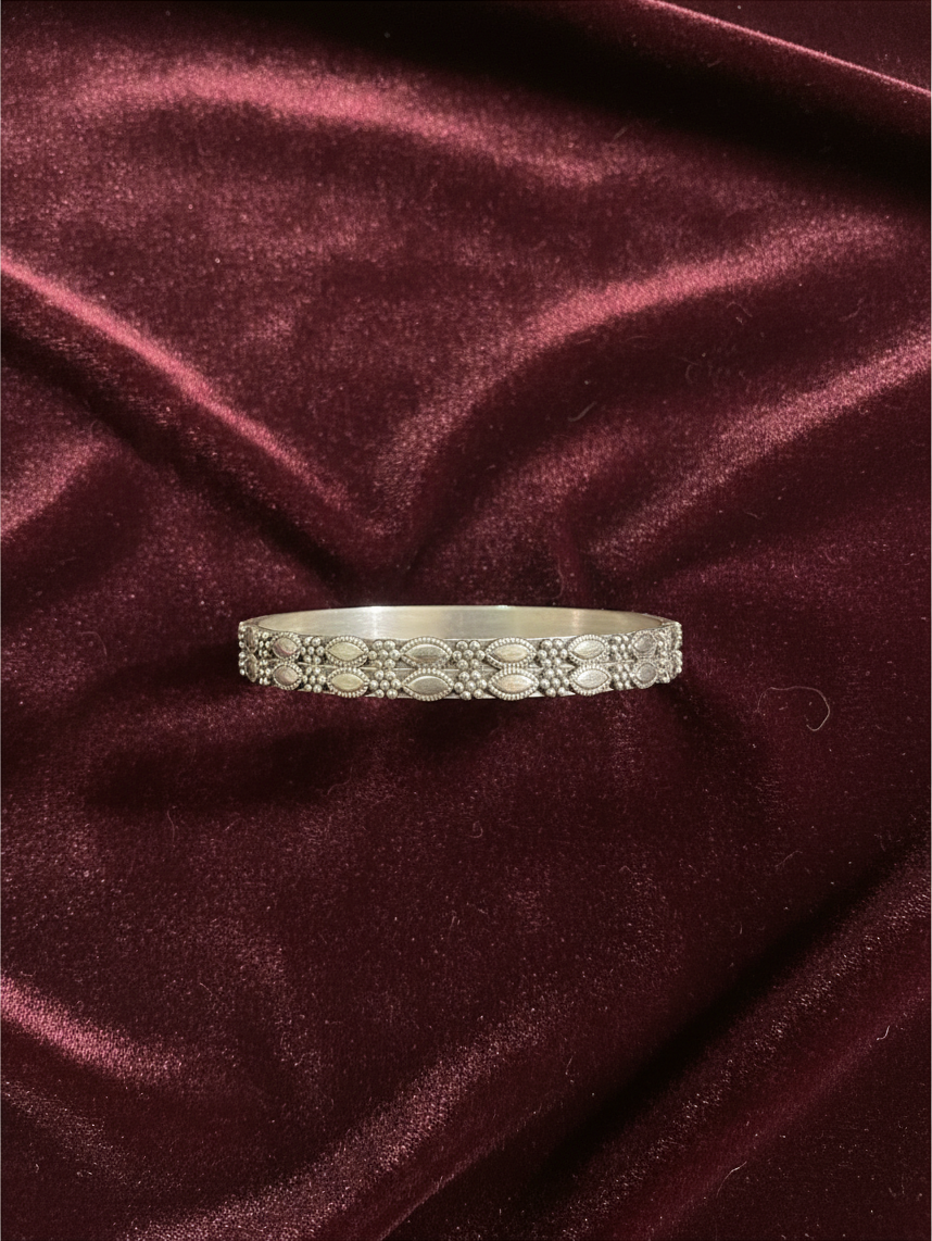 Antique bangle 