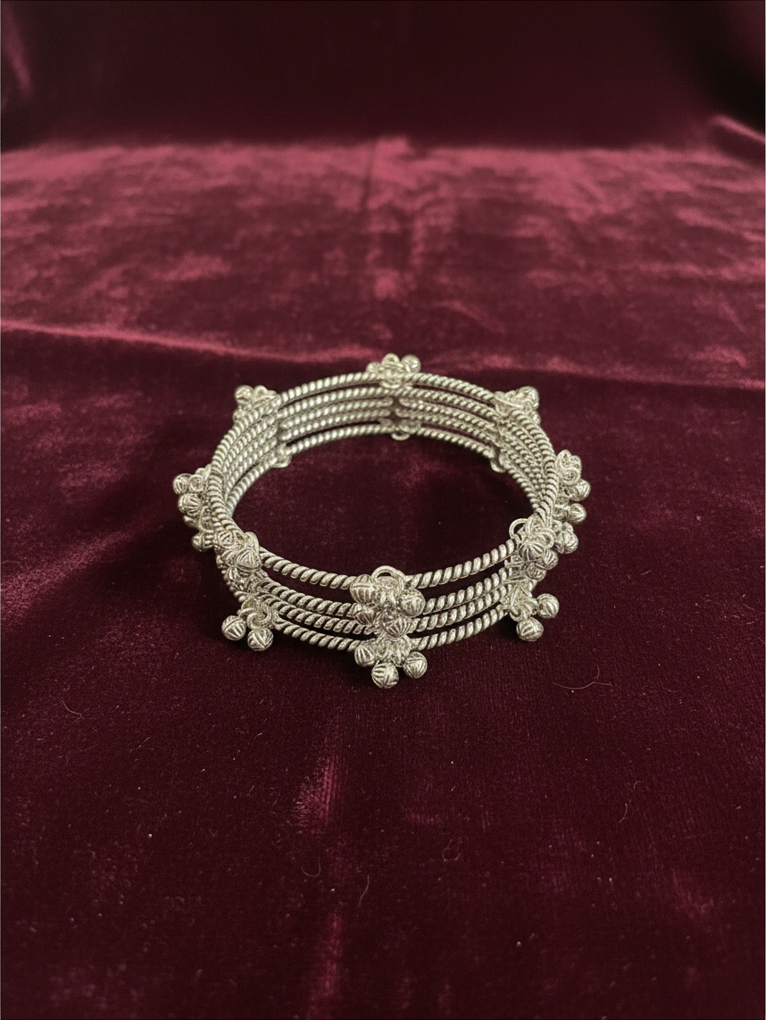 Antique bangle 