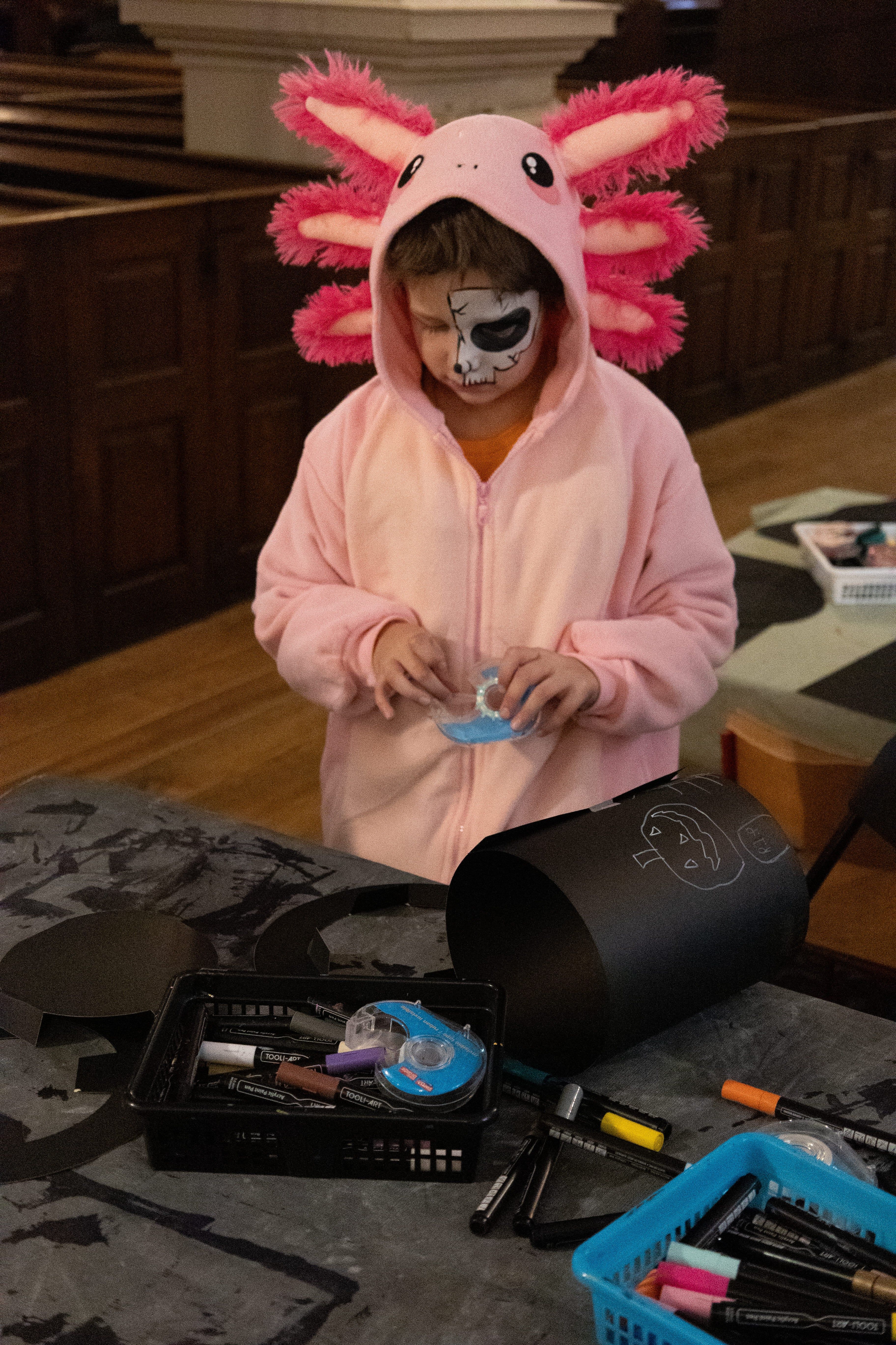 Exposition et confection de chapeaux - Image 2
