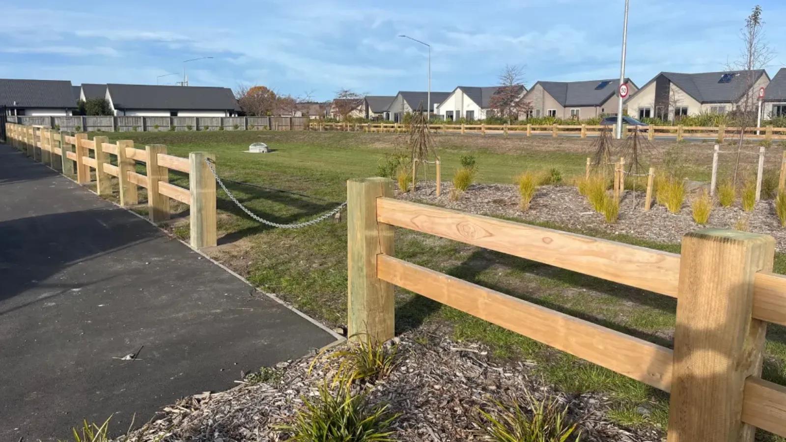 TIMBER POST & RAIL