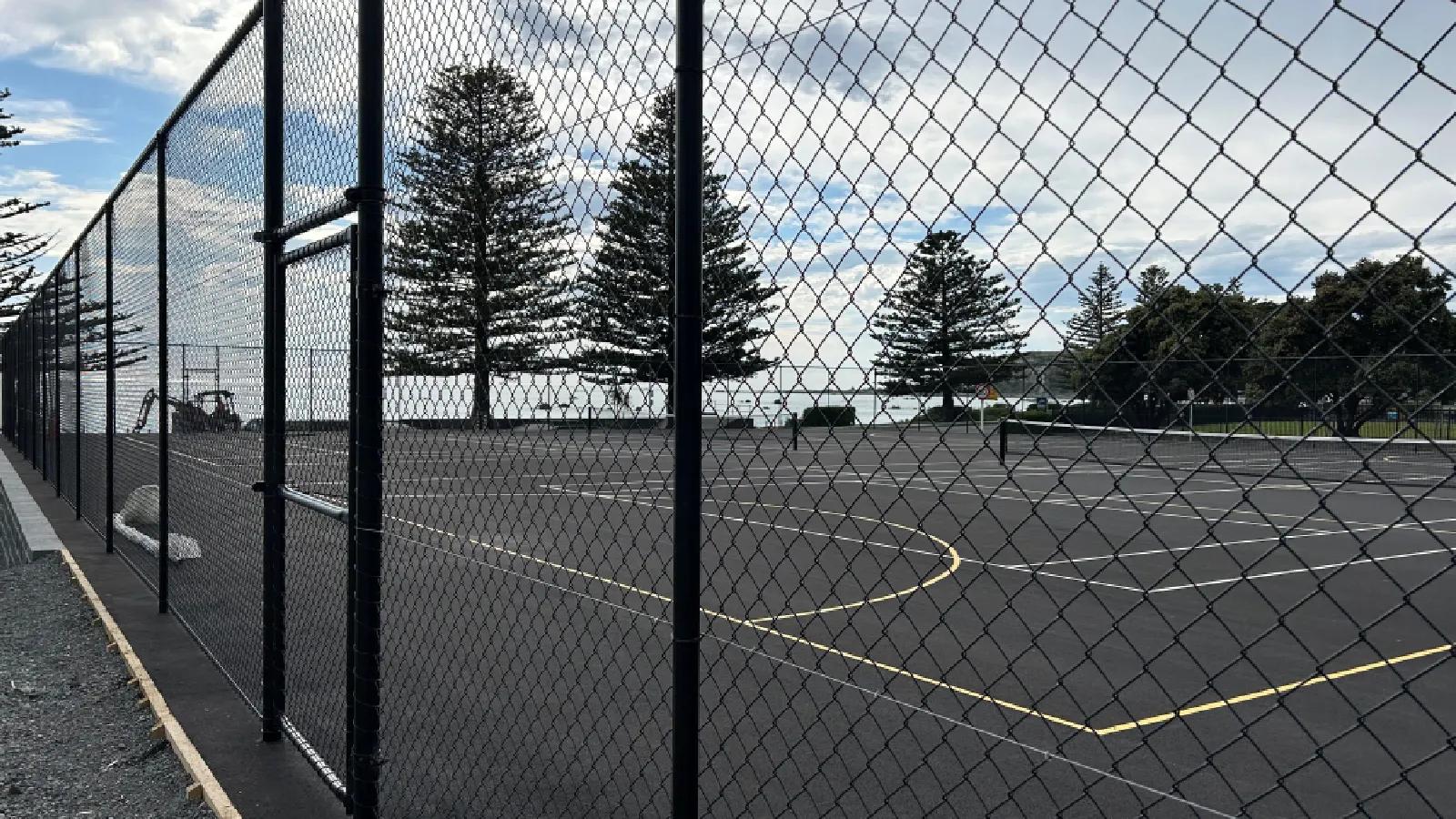 SPORTS FENCING