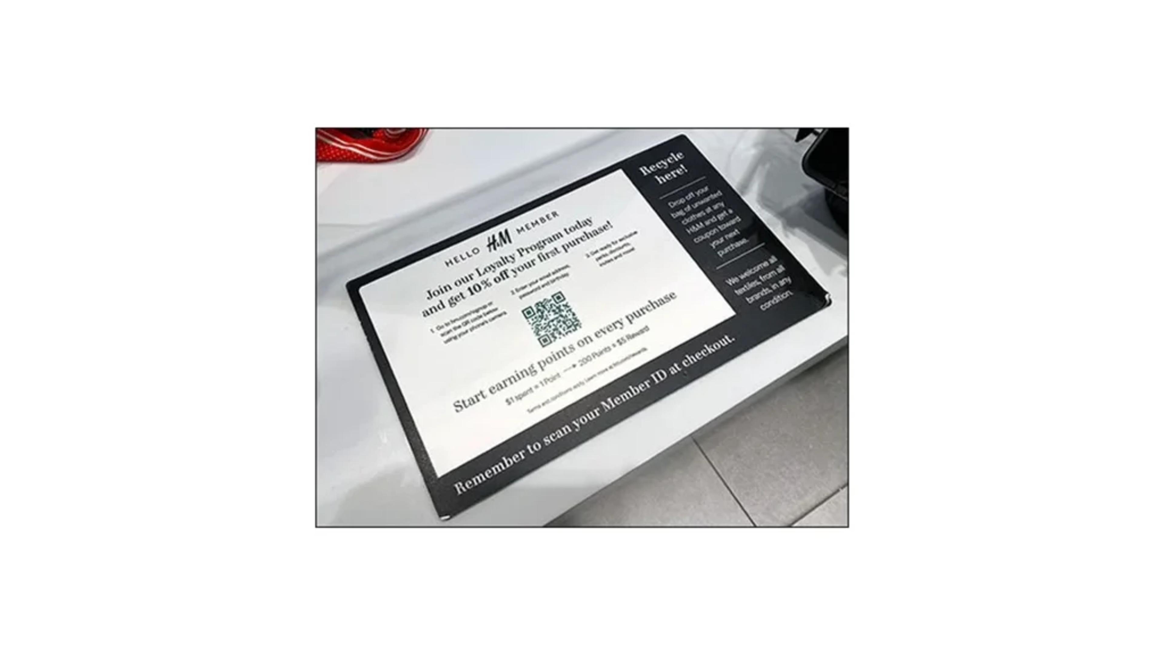 H&amp;M loyalty program qr code