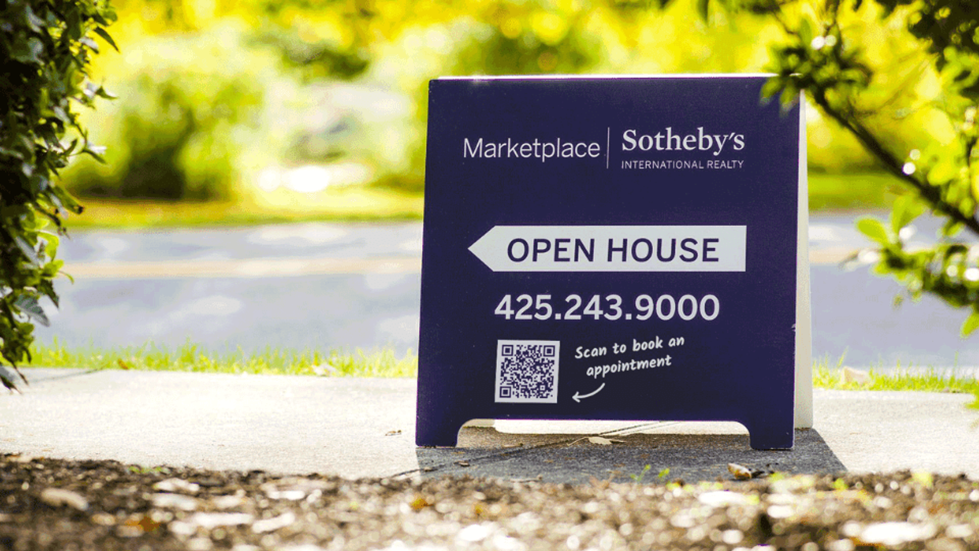 Using a QR Code registration for real estate bookings