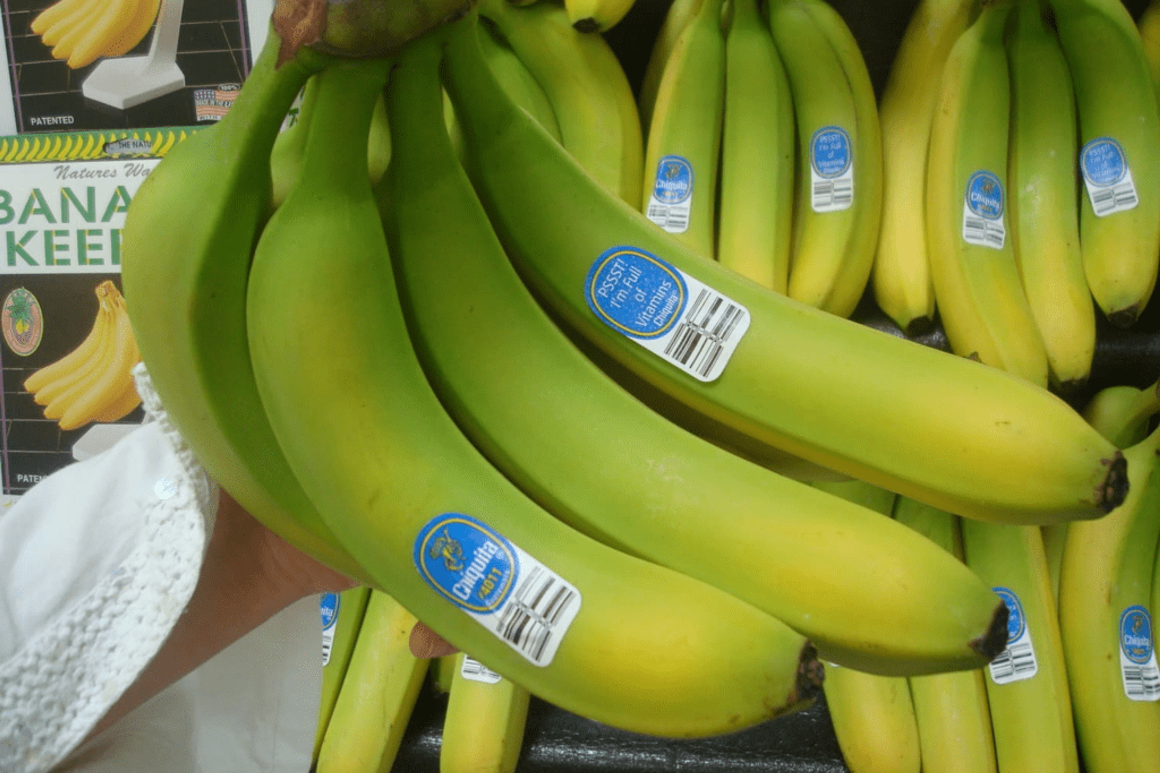 A GS1 DataBar linear barcode on fresh foods