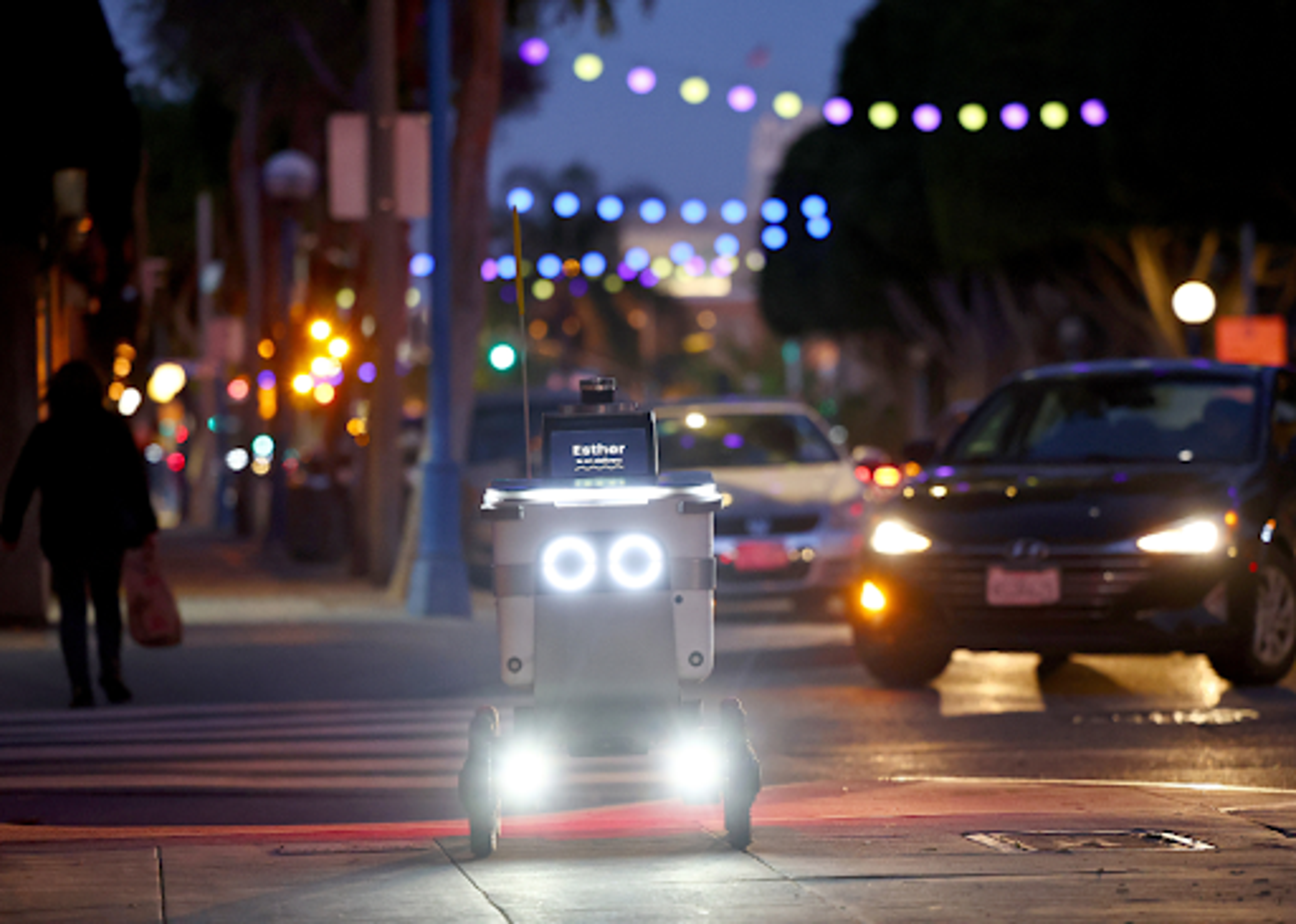 4 Ways Retailers are Adopting AI, Robotics, and Other New Tech in 2025