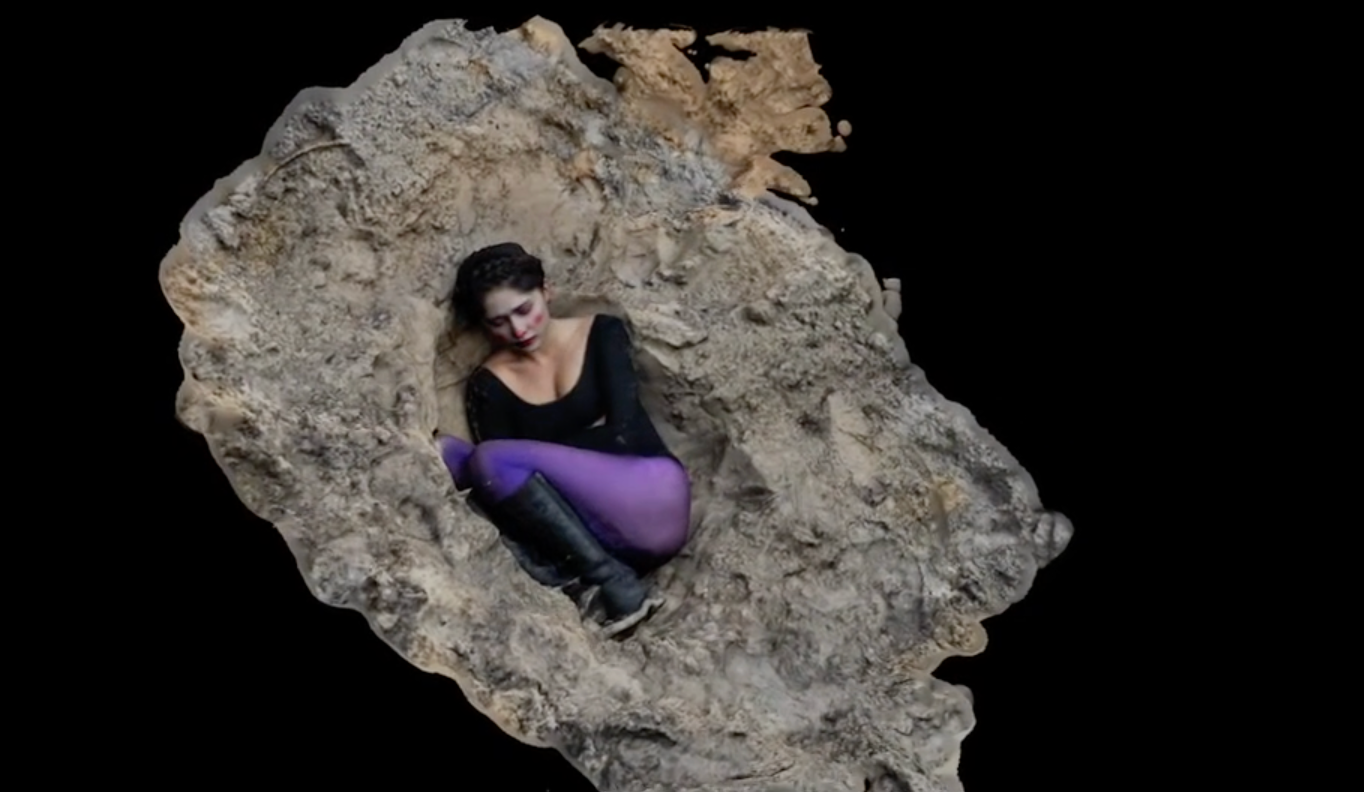 Videoclip: Somebody's Kid - Jasmine Karimova