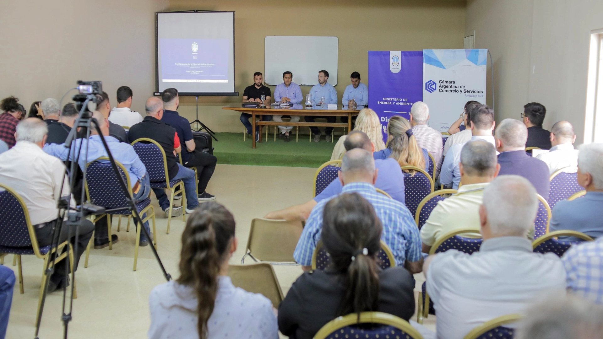La Dirección de Minería brindó un taller a pymes en la región