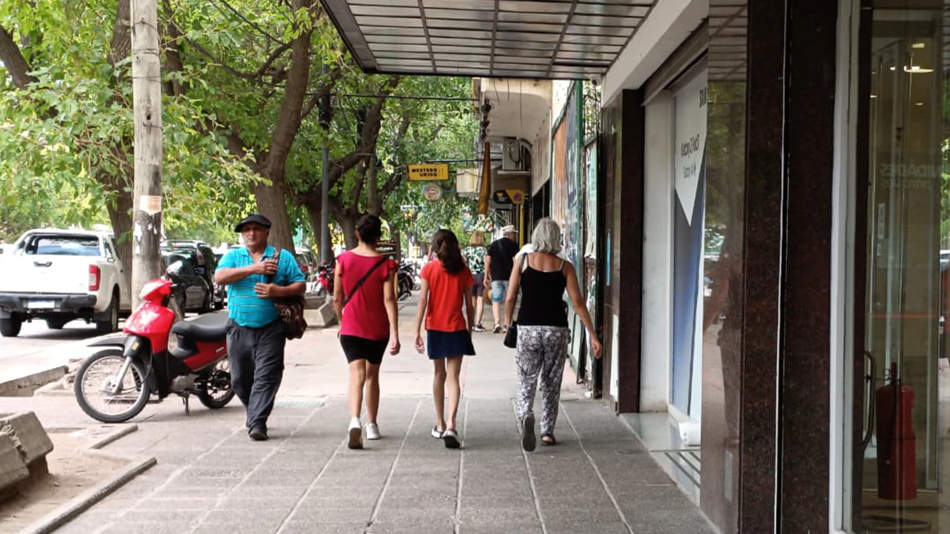 Atención del comercio en los feriados por Carnaval