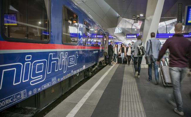 Le train de nuit Nightjet en direction de Berlin Hbf depuis Paris la Gare de l'Est