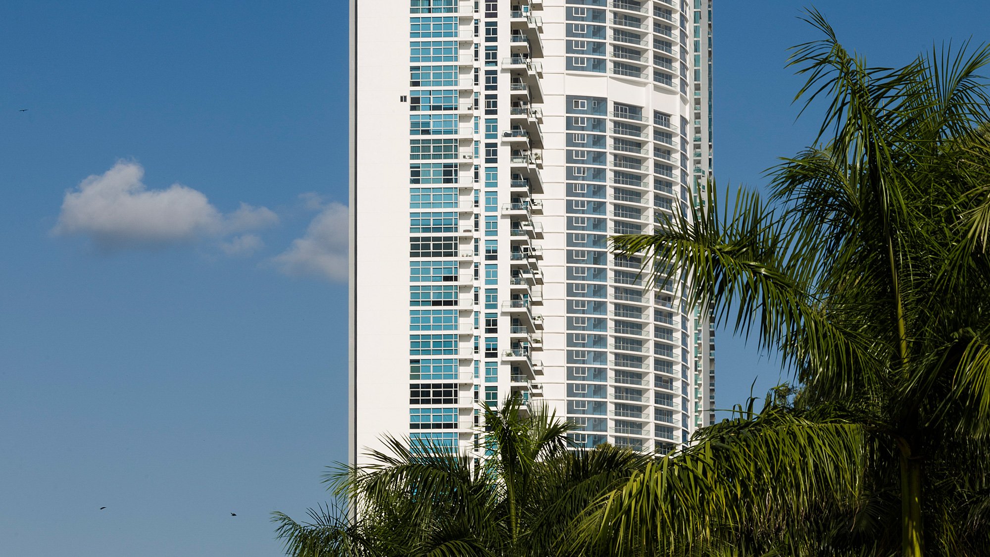 2007042_TEN-TOWER_07-recorte