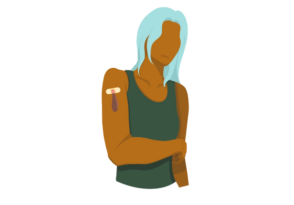 Eine Illustration einer stirnrunzelnden Frau, deren Arm vor ihr angewinkelt ist. Auf ihrem Oberarm befindet sich ein Pflaster, und Blut läuft aus dem Pflaster über ihren Arm. Sie trägt ein dunkelgrünes Hemd und ihr Haar ist hellgrün.