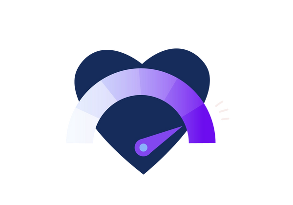 Un cœur bleu foncé avec un indicateur violet comme un cadran utilisé pour suivre la tension artérielle. L’indicateur pointe tout à droite de l’arc au-dessus du cœur. L'arc est un dégradé du blanc au violet, de gauche à droite.
