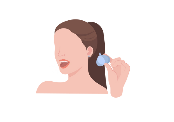 Eine Illustration einer Frau mit offenem Mund und herausgestreckter Zunge. Aus ihrem Mund kommen drei weiße, schnörkelige Linien, die den Geruch verdeutlichen. In ihrer Hand hält sie eine Knoblauchknolle. Ihr Haar ist dunkelbraun und zu einem hohen Pferdeschwanz zusammengebunden.
