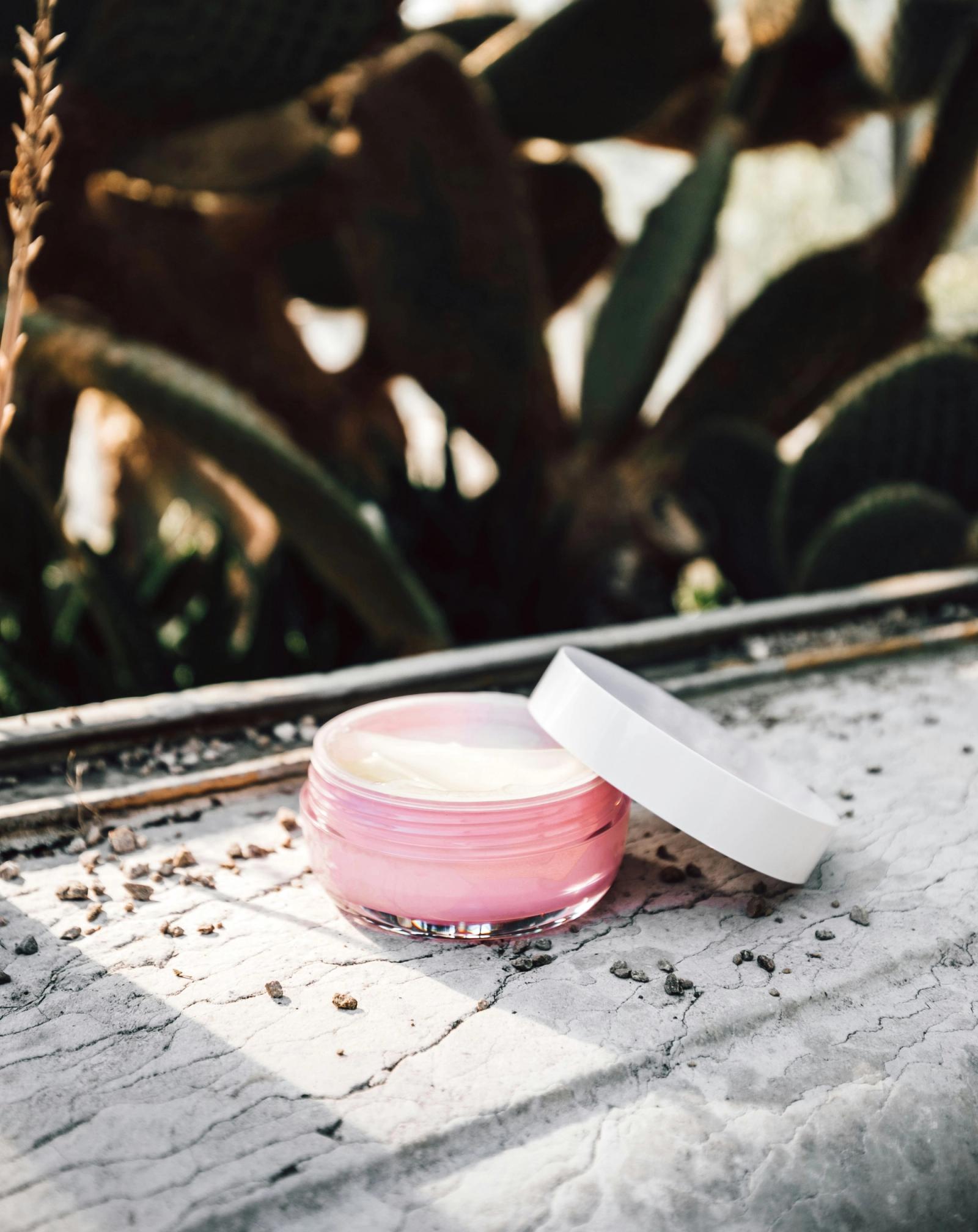 Glass cosmetic jar with facial skincare cream formulation