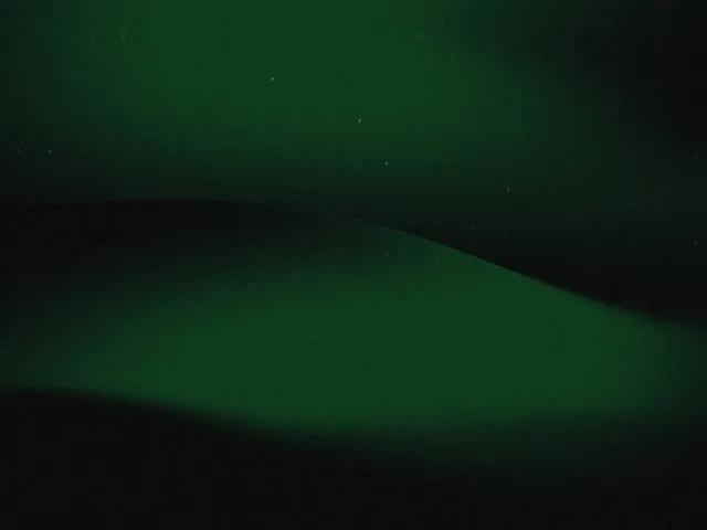 Full-Screen Aura Background with UnicornStudio preview