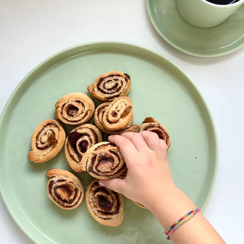Cinnamon roll cookies